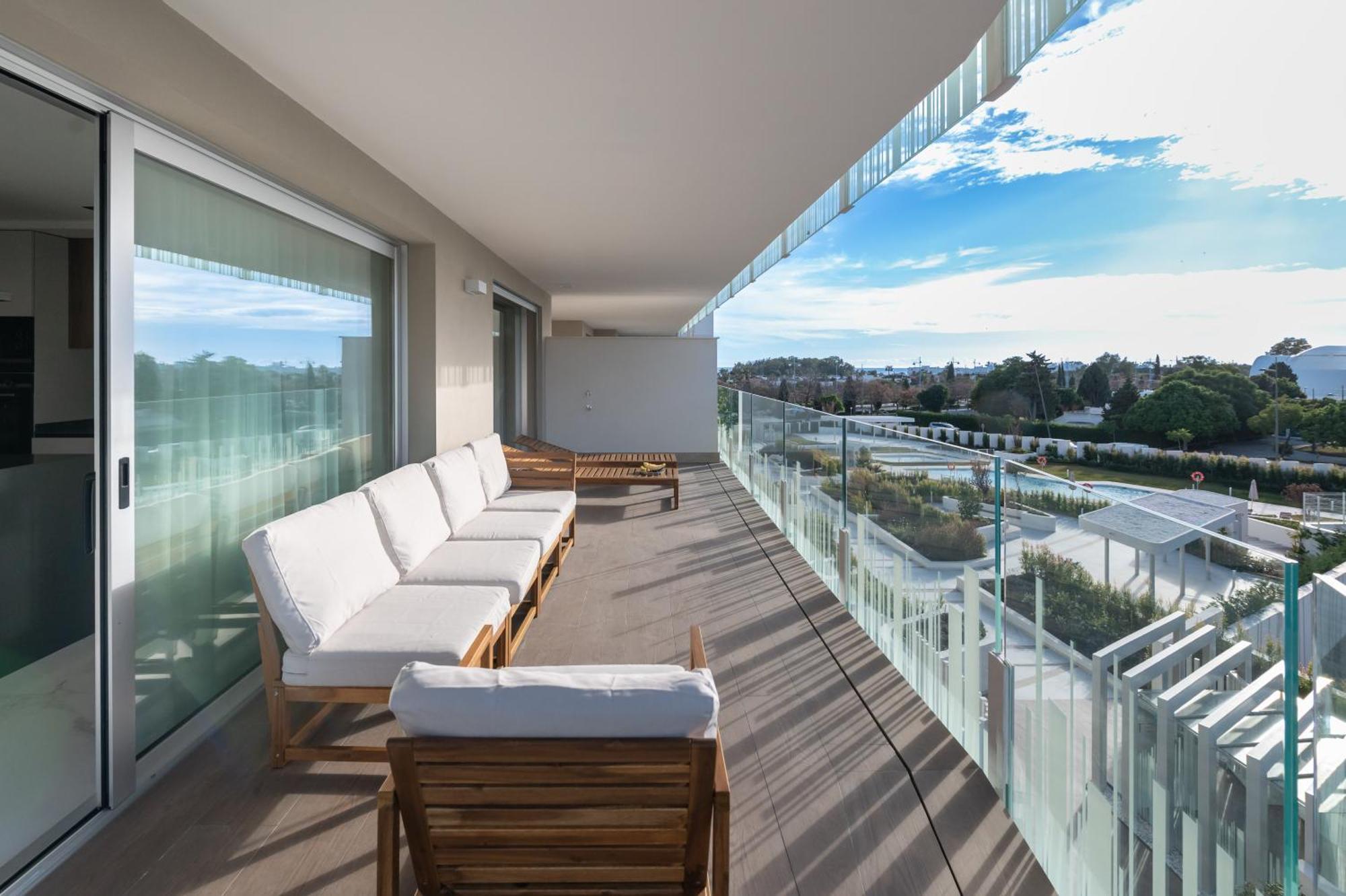 Newly Built 3 Bdrm Luxury Close To The *