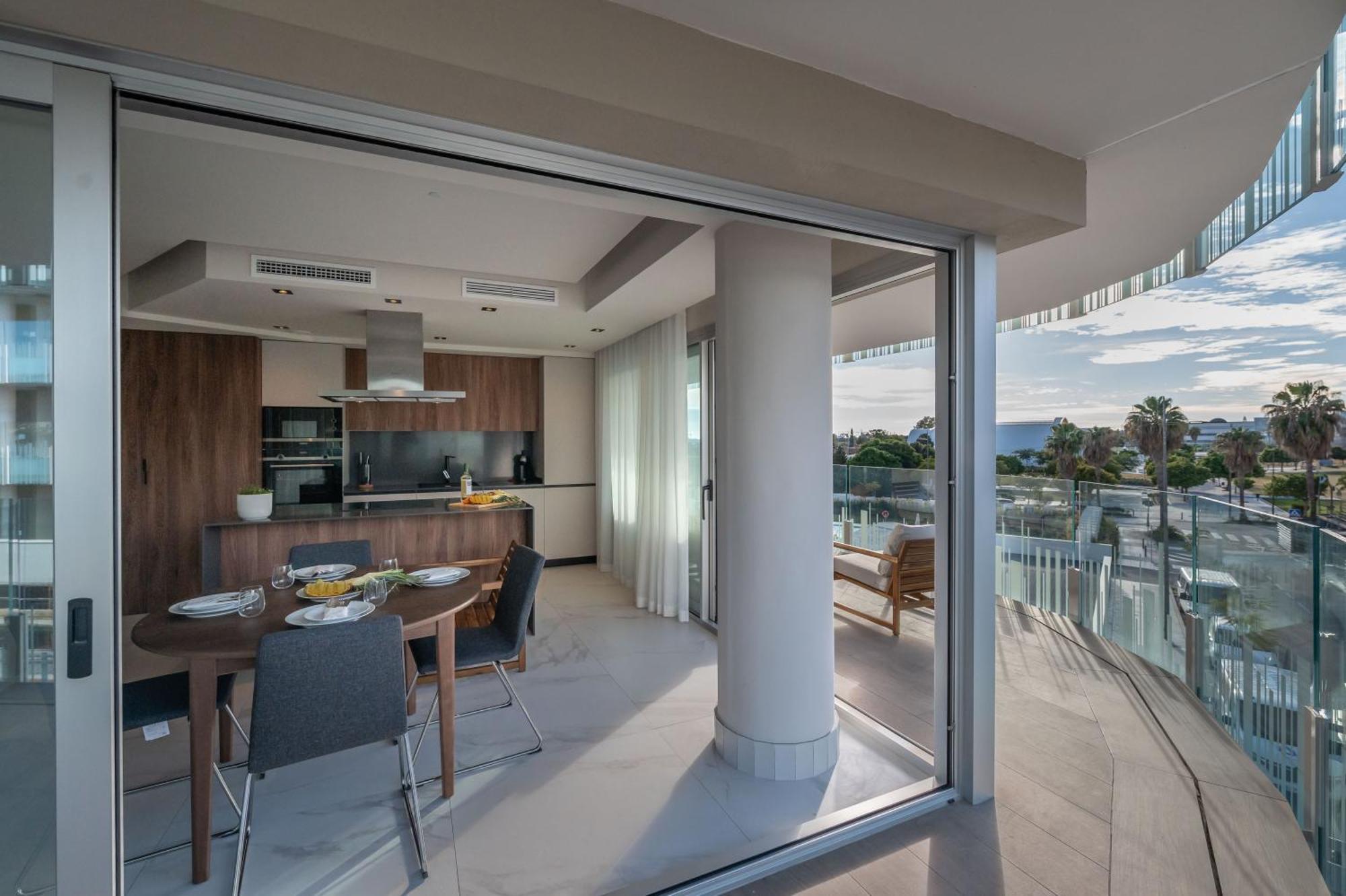 Newly Built 3 Bdrm Luxury Close To The Apartment Marbella