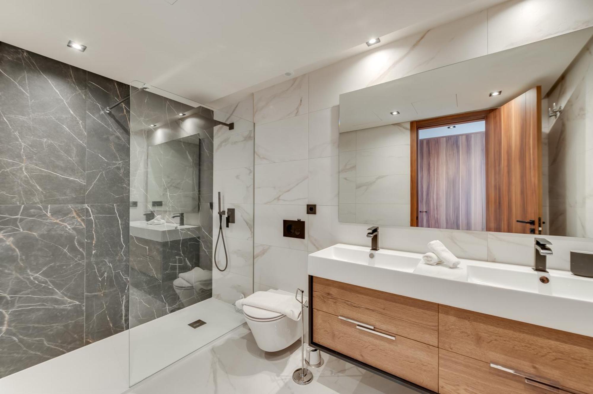 Newly Built 3 Bdrm Luxury Close To The Marbella
