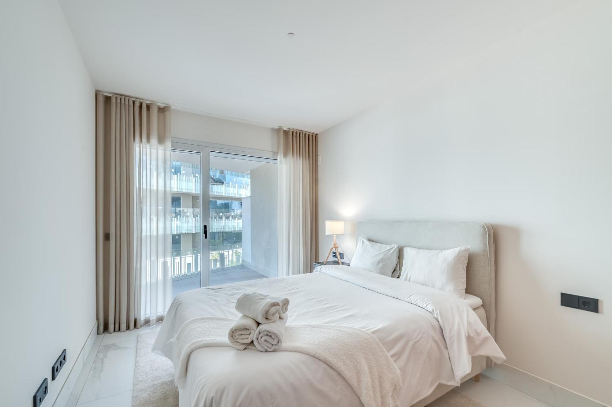 Newly Built 3 Bdrm Luxury Close To The Apartment Marbella