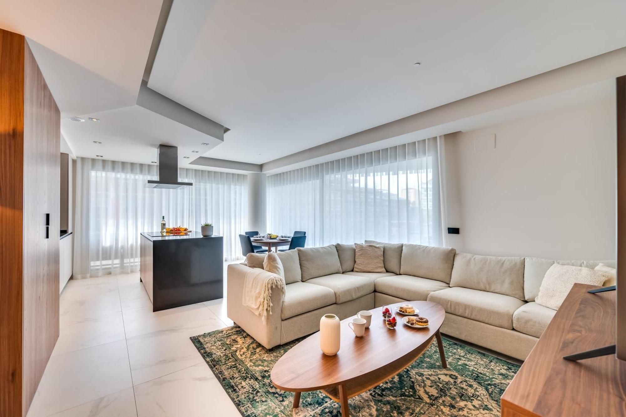 Newly Built 3 Bdrm Luxury Close To The Apartment Marbella