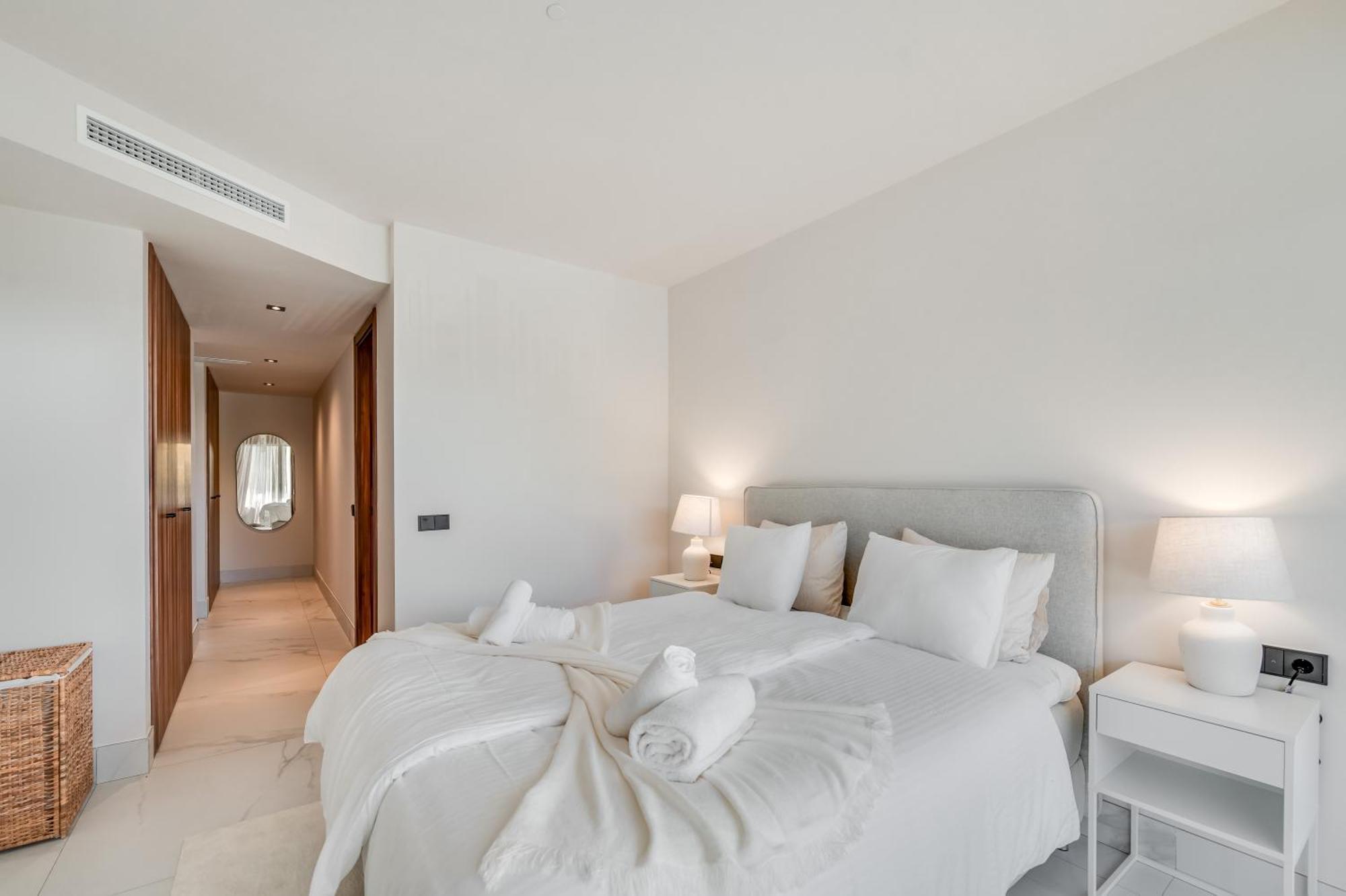 Newly Built 3 Bdrm Luxury Close To The * Marbella