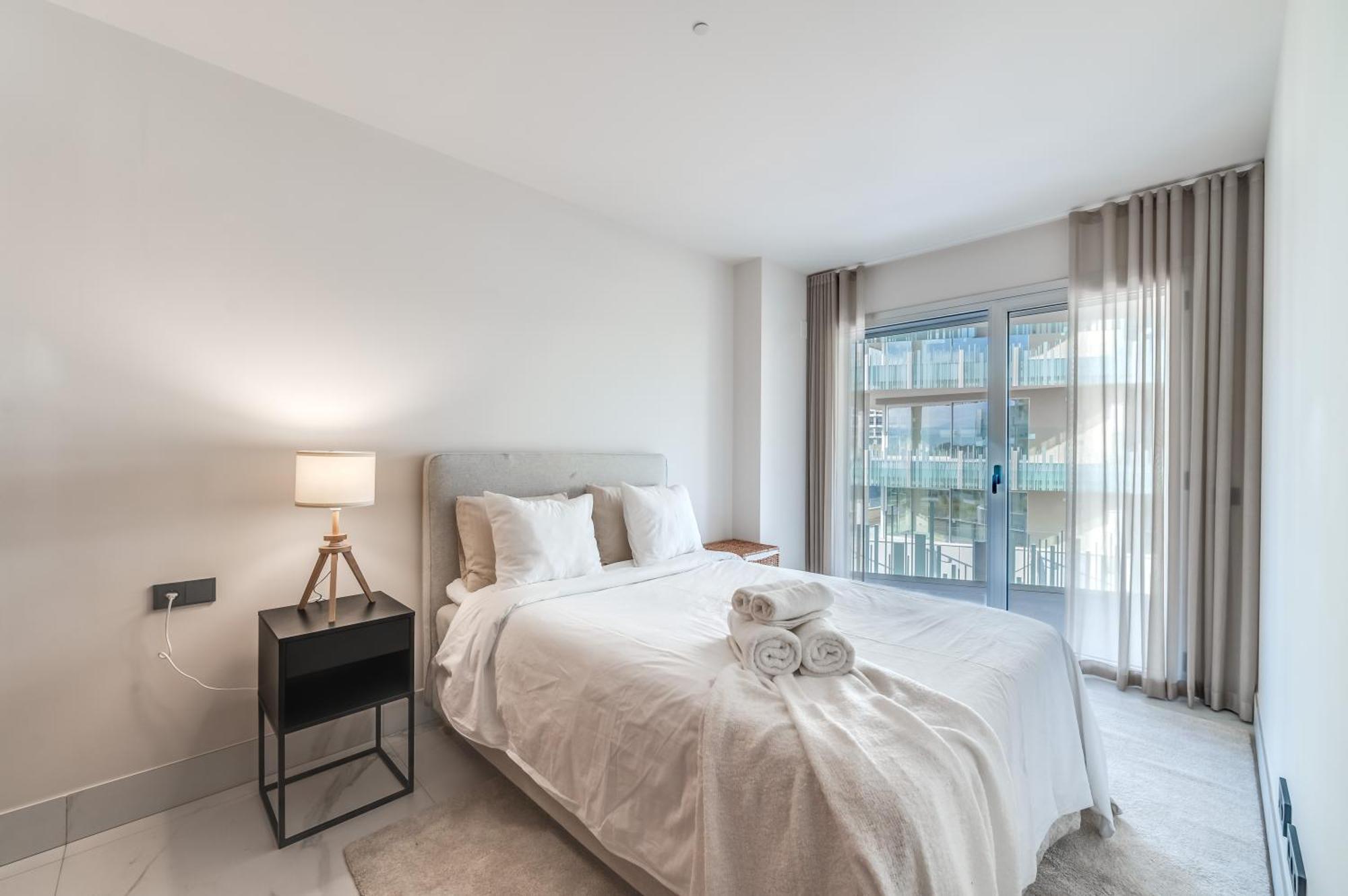 Newly Built 3 Bdrm Luxury Close To The Appartement